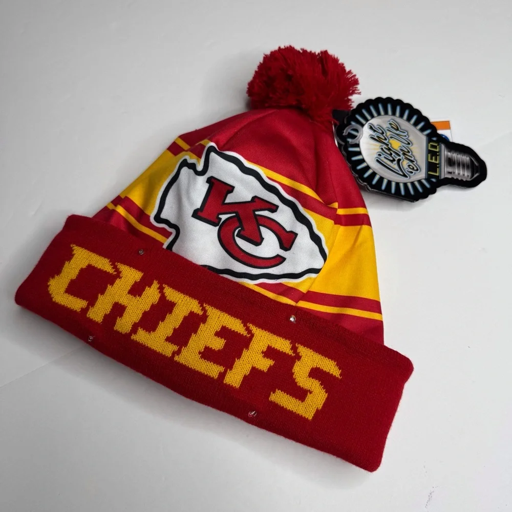 Kansas City Chiefs NFL Unisex Men Women LED Light Up Cuffed Pom-Pom Hat Beanie